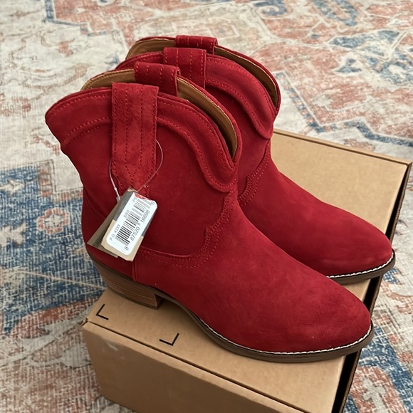 Dingo Red Suede Ankle Boots - Picture 5 of 10